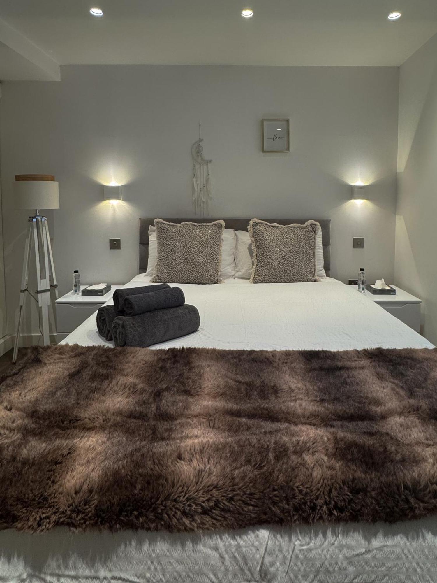 Mayfair 2 Beds Flat Near Bond Street, Opposite Selfridges On Oxford Street ลอนดอน ภายนอก รูปภาพ